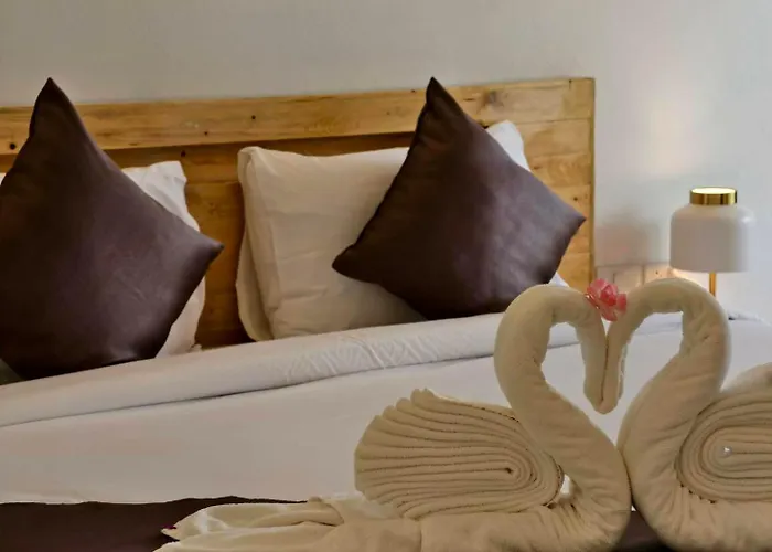 Baannai Lake View Resort